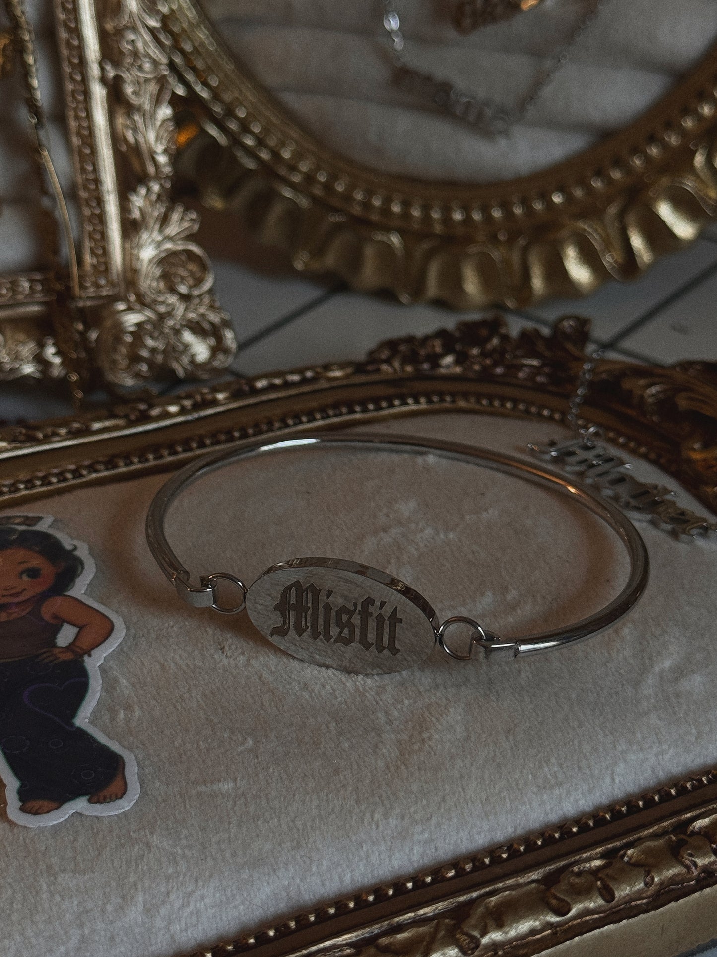 Misfit bangle